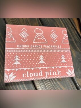 Ariana Grande Cloud Pink perfume